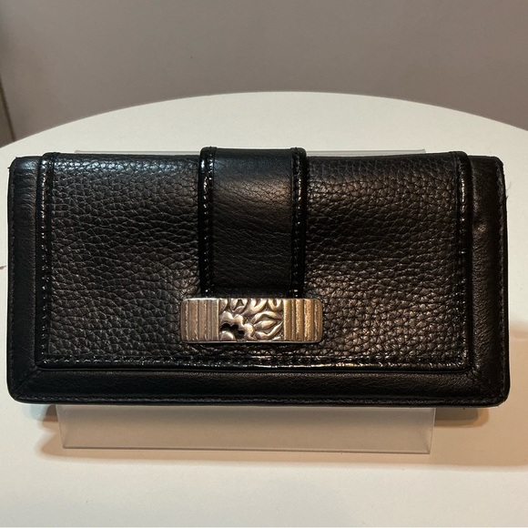 Brighton Handbags - Brighton Black Pebbled & Patent Leather Medium Bifold Wallet Clutch EUC